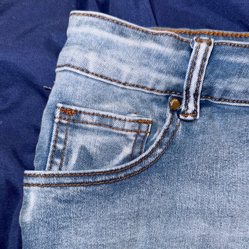 Distressed Denim Shorts - Picture 3 of 5